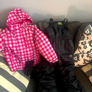 Trespass Ski Jacket and Bibs set with Northface Gloves size 5/6 Kids